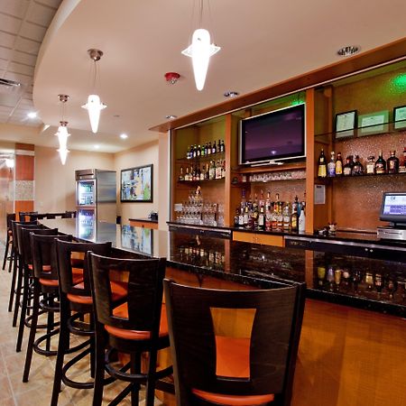 וויליאמסבורג Holiday Inn Hotel & Suites Gateway By Ihg מראה חיצוני תמונה