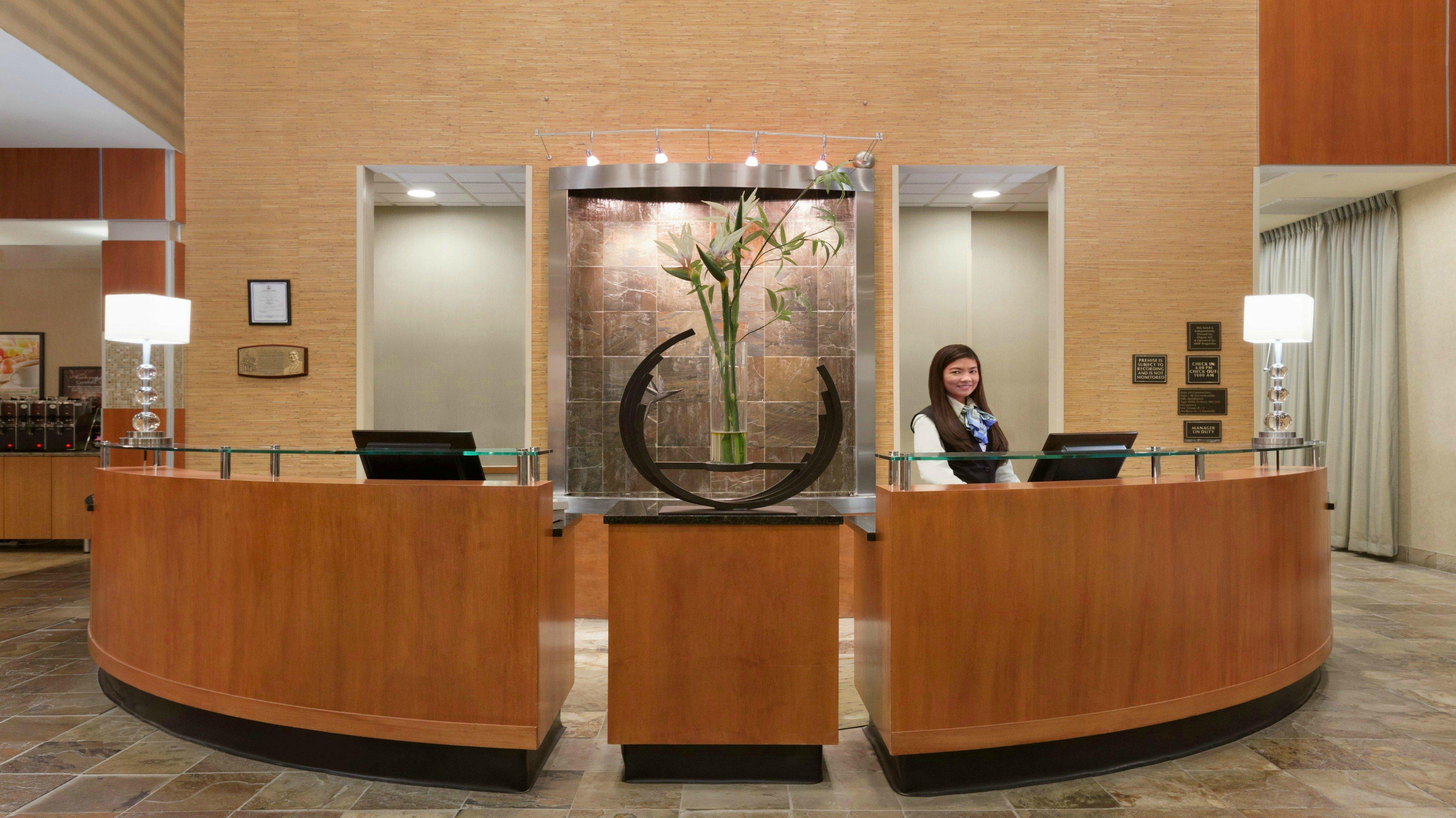 וויליאמסבורג Holiday Inn Hotel & Suites Gateway By Ihg מראה חיצוני תמונה