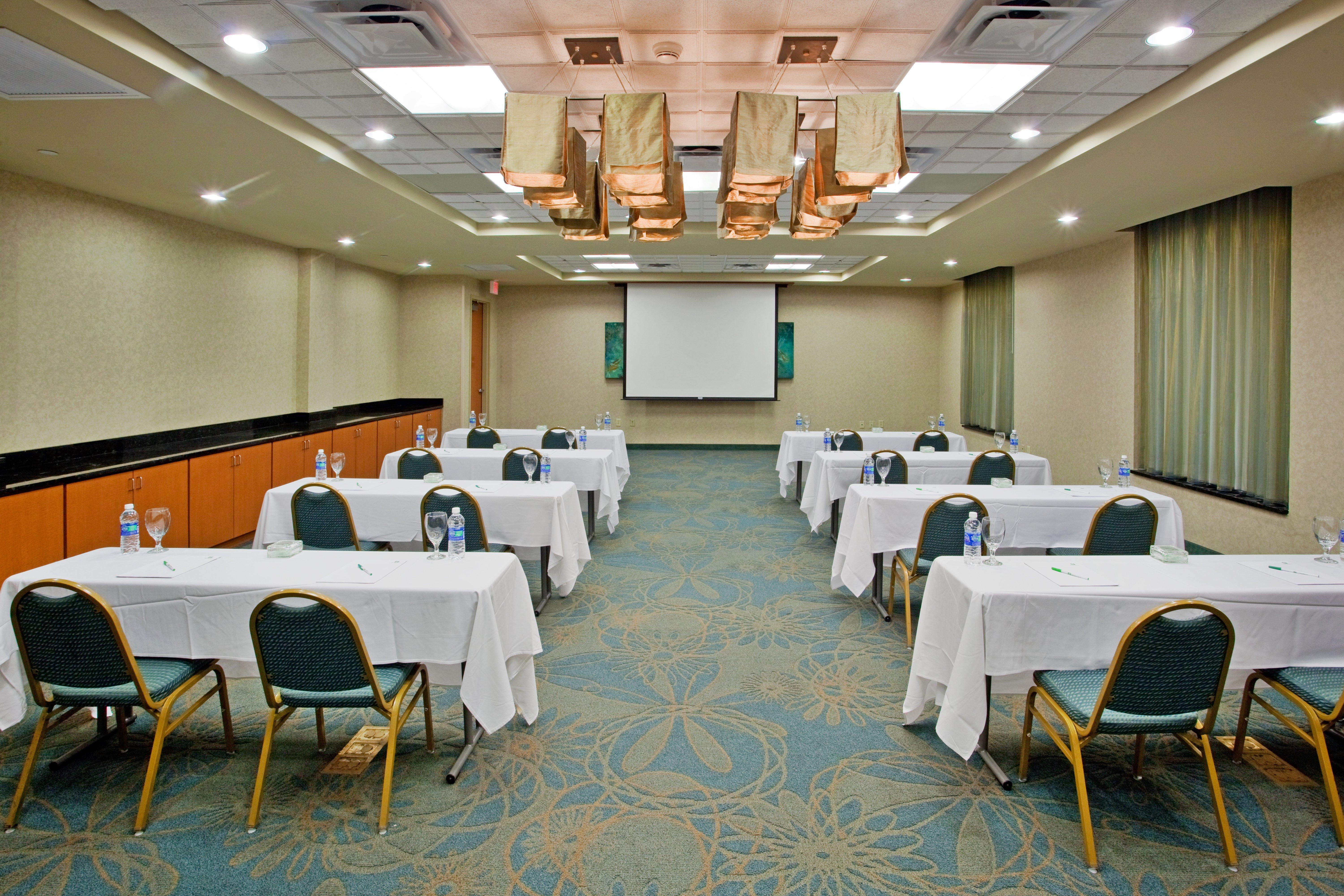 וויליאמסבורג Holiday Inn Hotel & Suites Gateway By Ihg מראה חיצוני תמונה