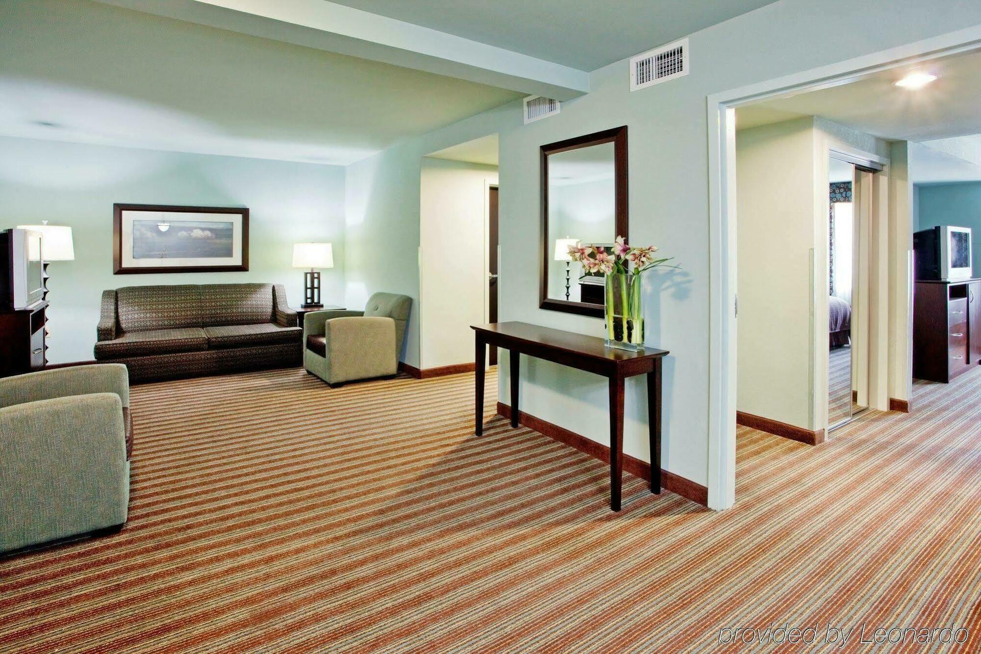 וויליאמסבורג Holiday Inn Hotel & Suites Gateway By Ihg מראה חיצוני תמונה